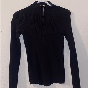 BLACK TURTLE NECK